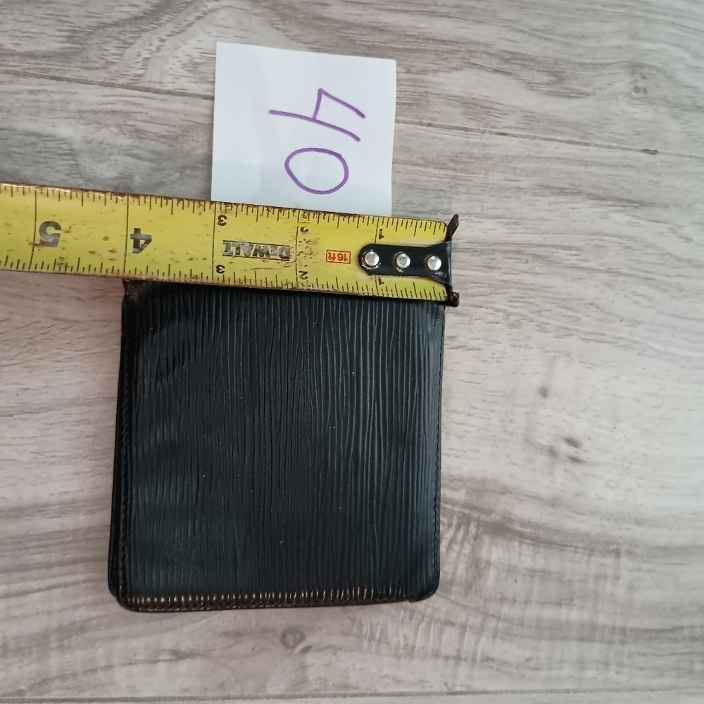 LOUIS VUITTON LV Epi Wallet Bi-Fold Leather Black